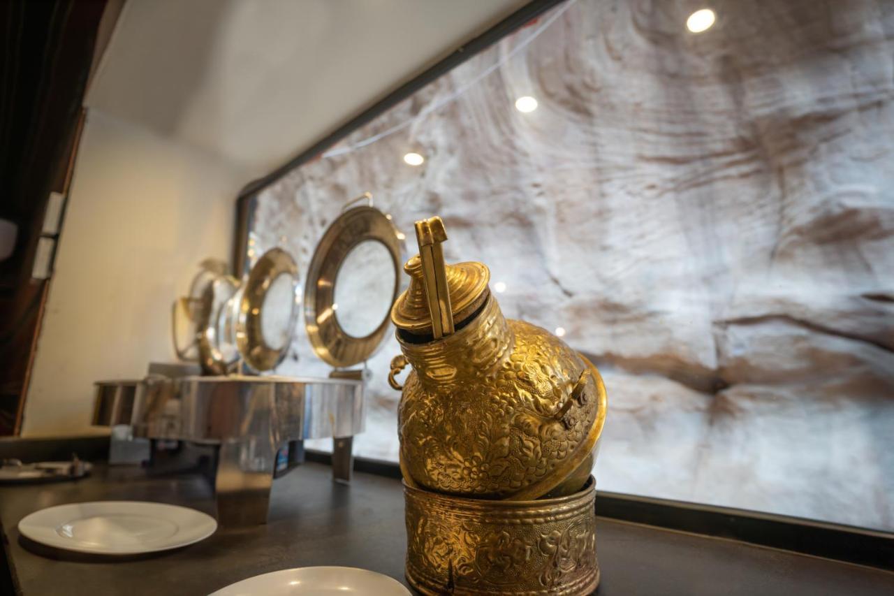 Aladdin Camp Hotel Wadi Rum Exterior photo